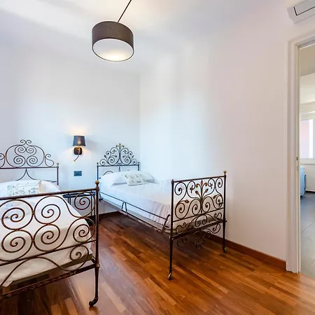 Charming Flat - Happy * سيستري ليفانتي